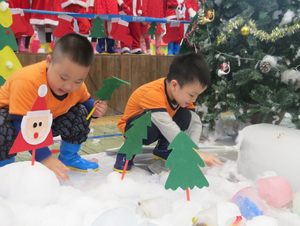 Lễ hội Noel ấm áp đáng nhớ của học sinh mầm non - 10 Lễ hội Noel ấm áp đáng nhớ của học sinh mầm non - 10