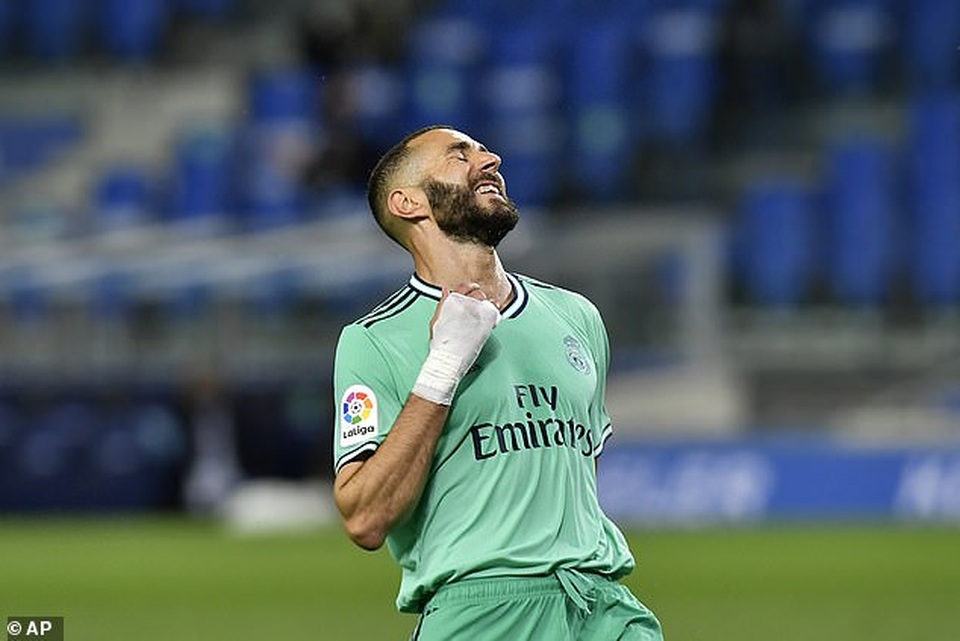 Hạ Sociedad, Real Madrid soán ngôi đầu bảng của Barcelona - 2 Hạ Sociedad, Real Madrid soán ngôi đầu bảng của Barcelona - 2