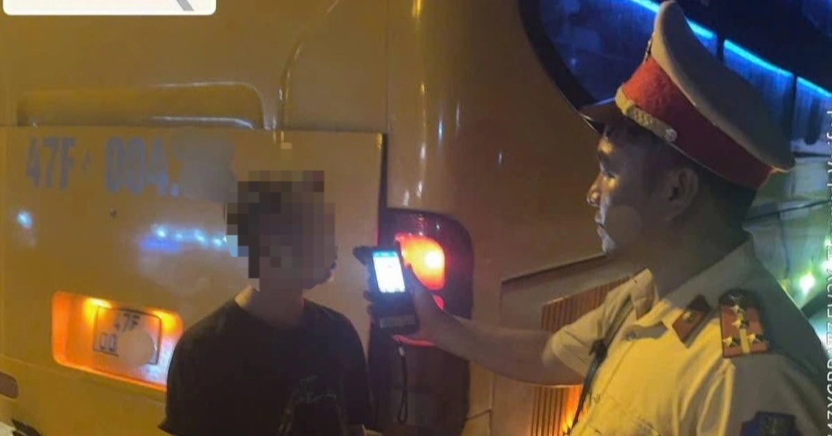 Tài xế "dính cồn" còn điều khiển xe giường nằm hết hạn kiểm định