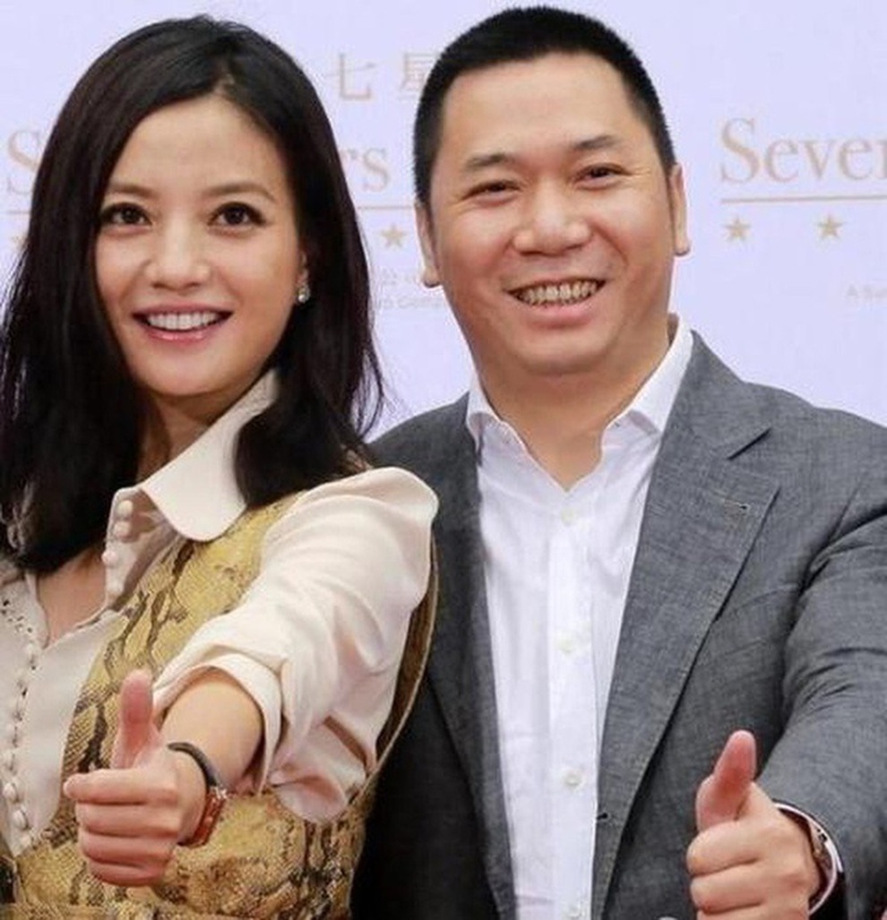 Vợ chồng Triệu Vy bị đối tác đâm đơn kiện - 1 Vợ chồng Triệu Vy bị đối tác đâm đơn kiện - 1