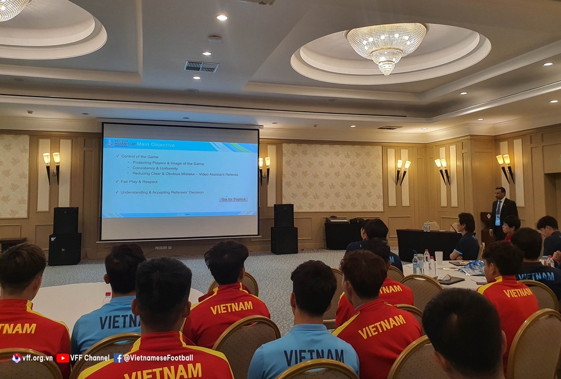 U23 Việt Nam làm quen với VAR, được AFC cảnh báo về tiêu cực - 2 U23 Việt Nam làm quen với VAR, được AFC cảnh báo về tiêu cực - 2