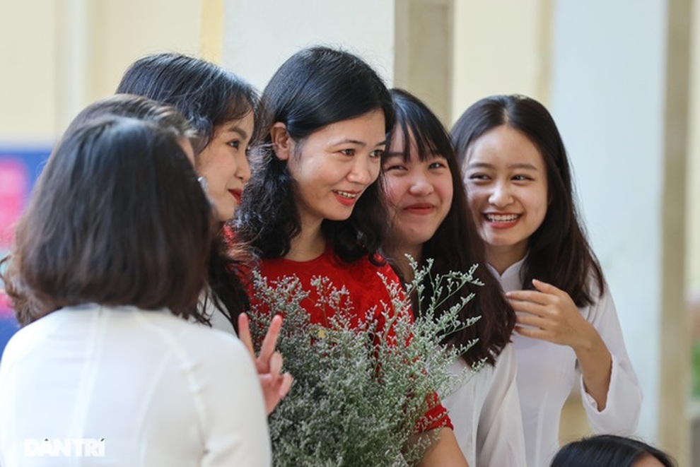 Chủ tịch nước: Nghề giáo bình dị mà cao quý, không chói chang mà lấp lánh - 3 Chủ tịch nước: Nghề giáo bình dị mà cao quý, không chói chang mà lấp lánh - 3