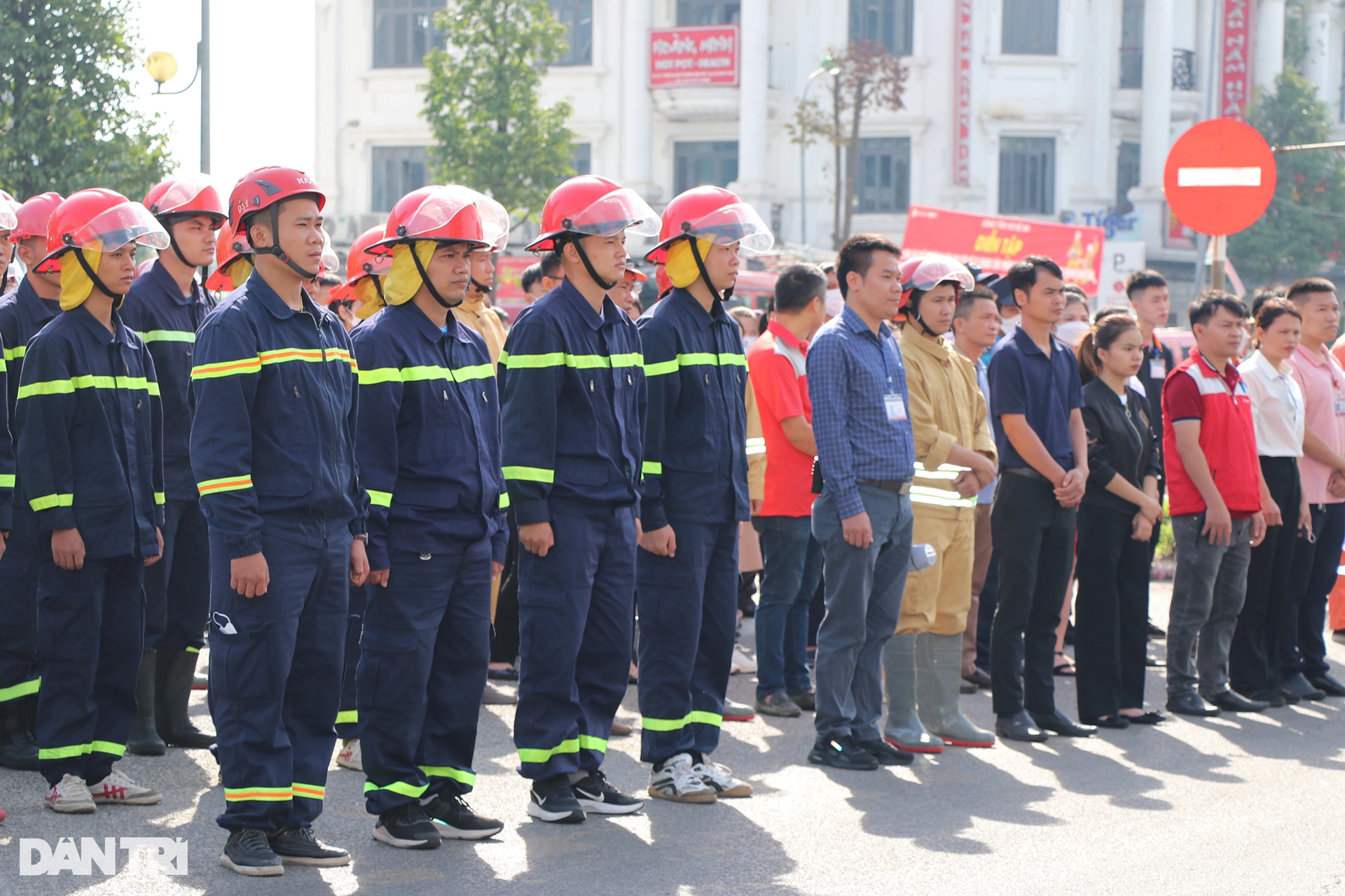 Tình huống cháy trung tâm thương mại hiện đại nhất Nghệ An do hàn xì - 2 Tình huống cháy trung tâm thương mại hiện đại nhất Nghệ An do hàn xì - 2
