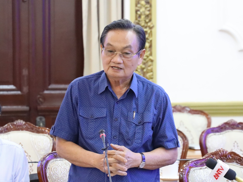 TS Trần Du Lịch: 6 tháng cuối năm sẽ bù đắp lại nửa đầu năm của TPHCM - 1 TS Trần Du Lịch: 6 tháng cuối năm sẽ bù đắp lại nửa đầu năm của TPHCM - 1