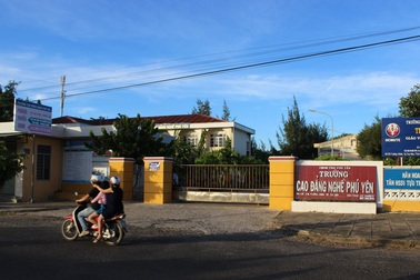 Không học, không thi nhưng vẫn được cấp bằng lái ô tô!