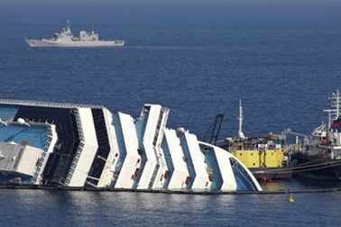 Italia: Tìm thấy thêm 5 thi thể trong thảm hoạ tàu du lịch lật nghiêng