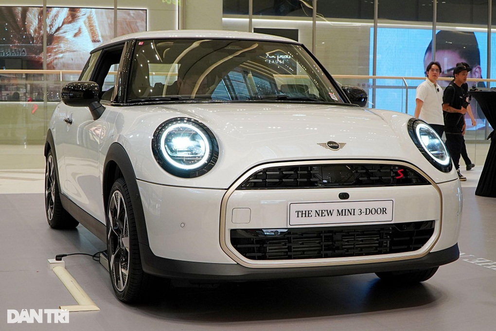 Quý tộc tí hon Mini Cooper 2025 ra mắt Việt Nam, giá 2,1 tỷ đồng - 1 Quý tộc tí hon Mini Cooper 2025 ra mắt Việt Nam, giá 2,1 tỷ đồng - 1