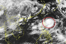 Áp thấp nhiệt đới gần Biển Đông đã mạnh lên thành bão Saola