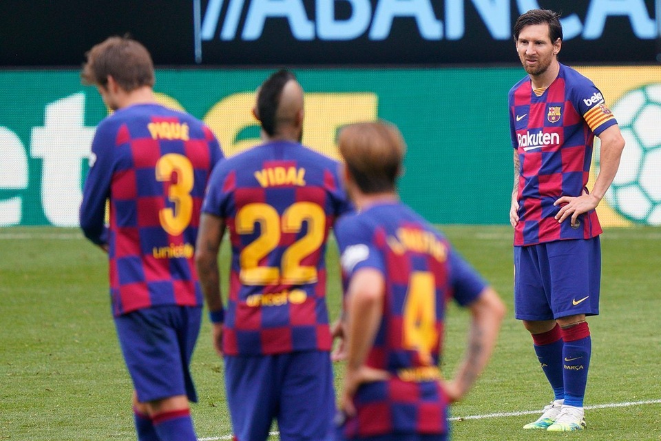 Messi không gánh nổi sự xuống dốc của Barcelona? - 2 Messi không gánh nổi sự xuống dốc của Barcelona? - 2