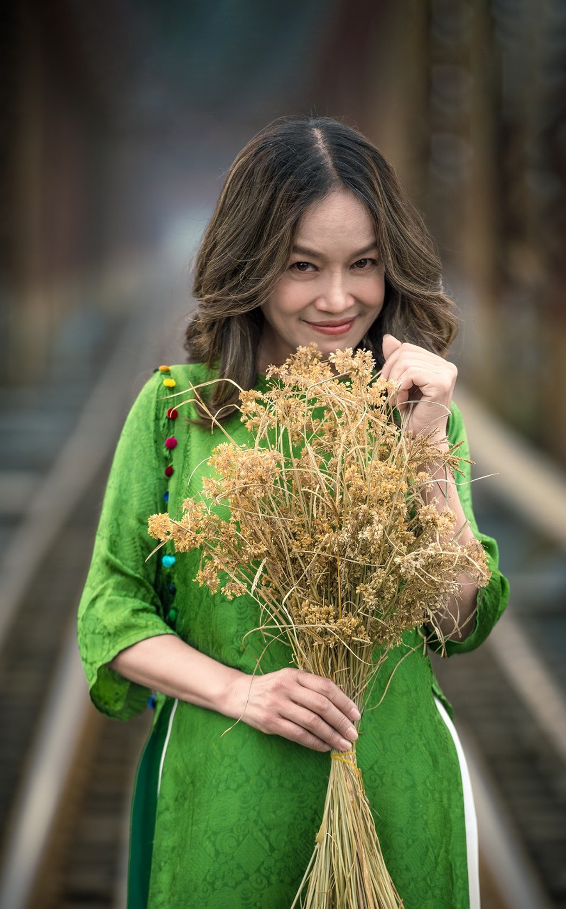 Diễn viên Tú Oanh tuổi 50: Tiết lộ bí mật đời tư, quá khứ từng muốn bỏ nghề - 9 Diễn viên Tú Oanh tuổi 50: Tiết lộ bí mật đời tư, quá khứ từng muốn bỏ nghề - 9