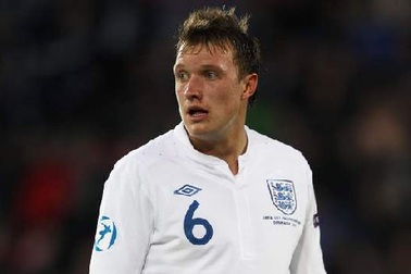 Phil Jones, thủ lĩnh tương lai của “Tam sư”