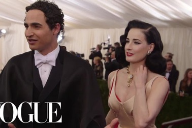 Dita Von Teese dự Met Gala