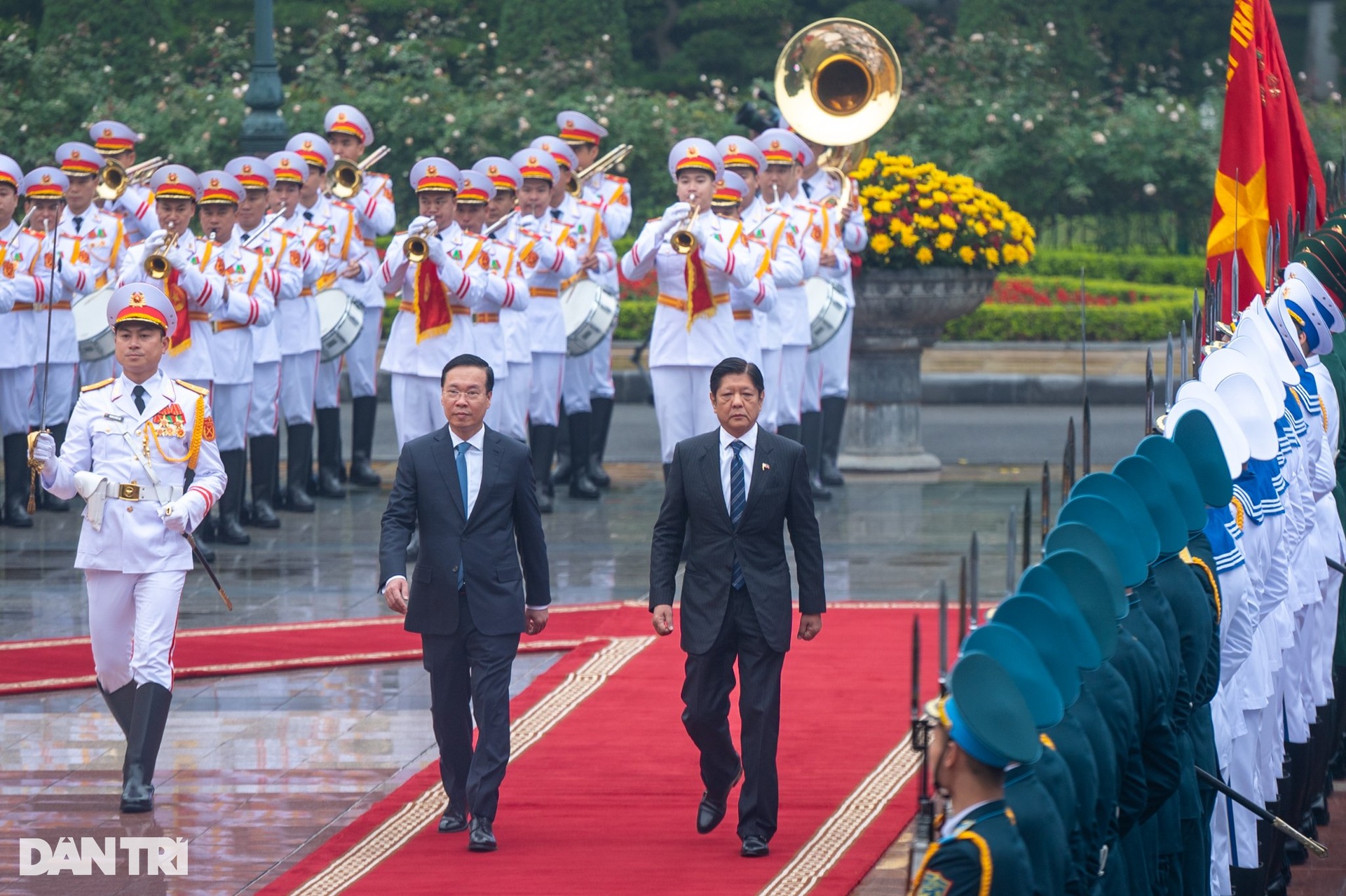 Việt Nam bắn 21 phát đại bác chào đón Tổng thống Philippines - 3 Việt Nam bắn 21 phát đại bác chào đón Tổng thống Philippines - 3
