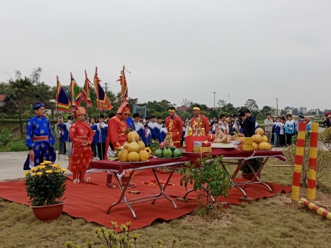 Chủ tế thực hiện các nghi lễ