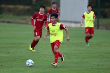 Bị loại khỏi danh sách dự AFF Cup, tuyển thủ Việt Nam nói gì?