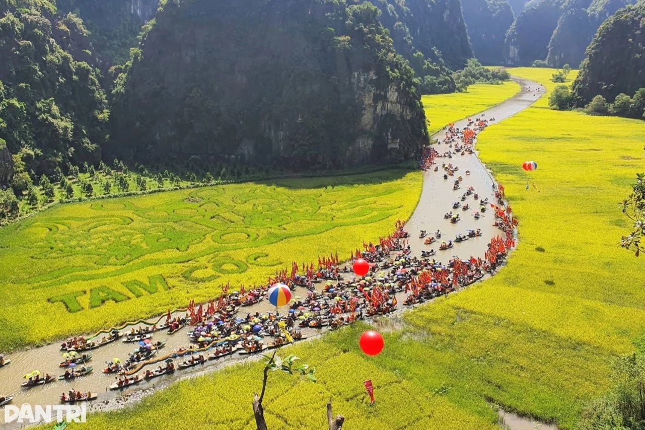 Bác thông tin du khách mắc kẹt trong cơn dông ở Tam Cốc - 1