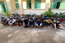 Vây bắt hàng chục đối tượng nẹt pô đánh võng trong khu dân cư