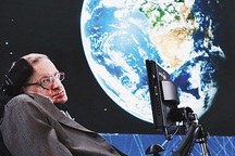 Giọng nói của Stephen Hawking được truyền tới hố đen gần Trái Đất nhất