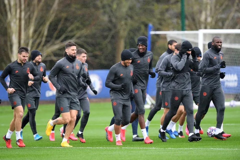 Cầu thủ Chelsea “luyện công” dưới mưa, chờ Bayern Munich - 4 Cầu thủ Chelsea “luyện công” dưới mưa, chờ Bayern Munich - 4