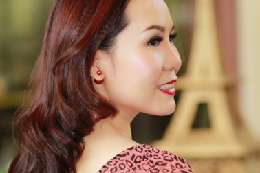 Kim Chi "lộ" mặt mộc