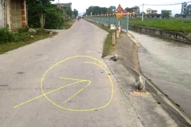 Đưa con đi khám bệnh, 2 vợ chồng gặp nạn tử vong