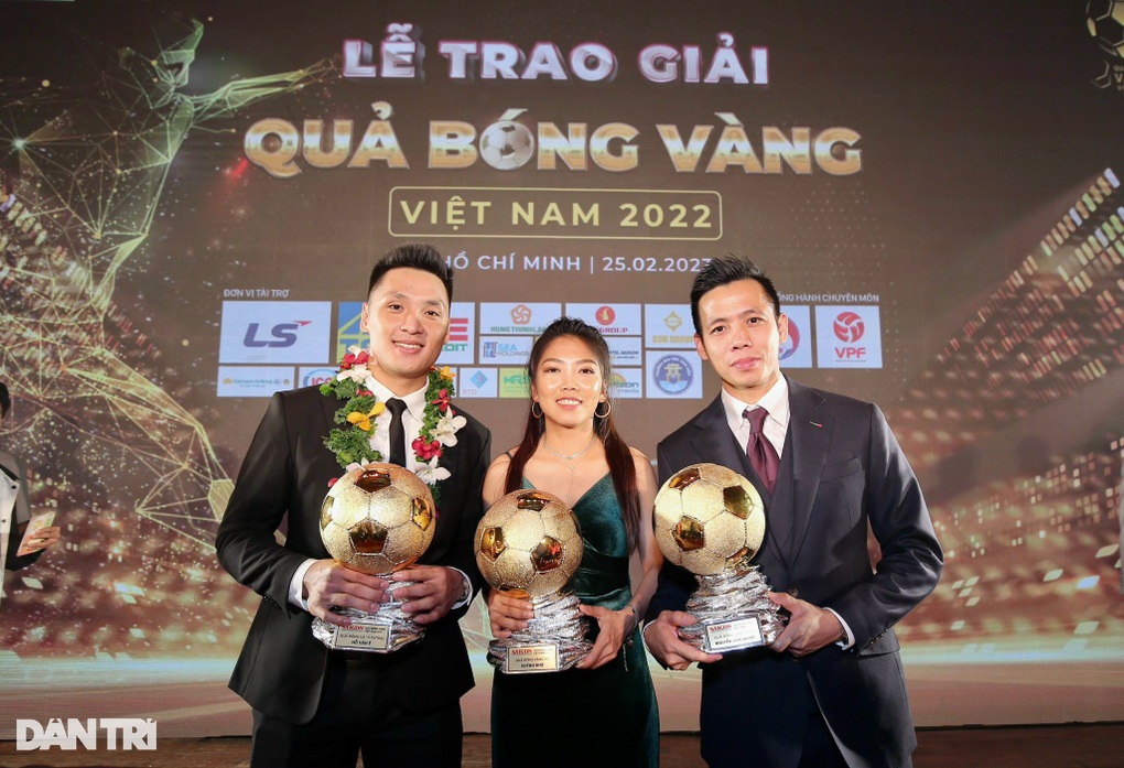 Văn Quyết giành Quả bóng vàng Việt Nam 2022 - 3 Văn Quyết giành Quả bóng vàng Việt Nam 2022 - 3