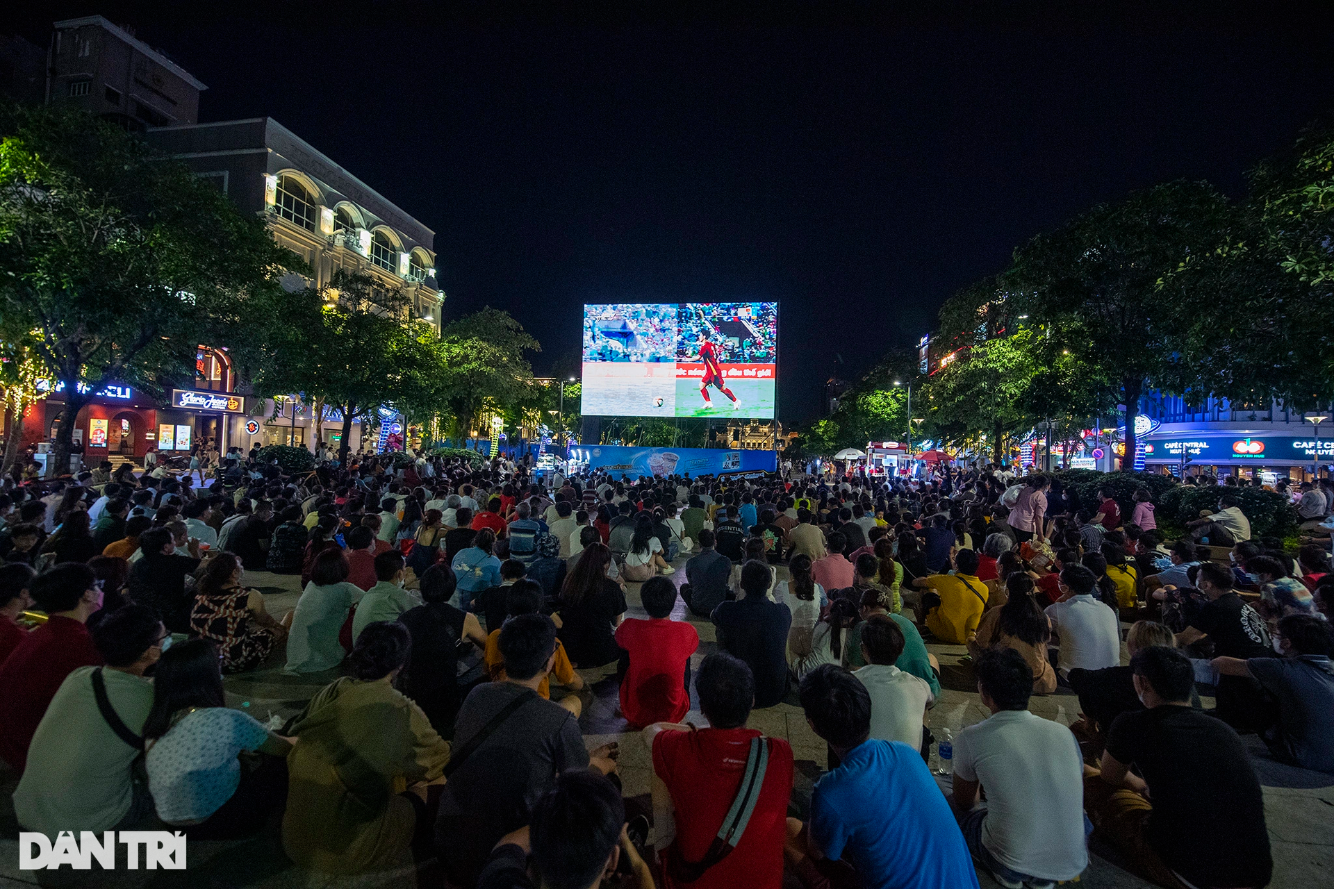 Người hâm mộ TPHCM tiếc nuối sau trận hòa của U23 Việt Nam - 2