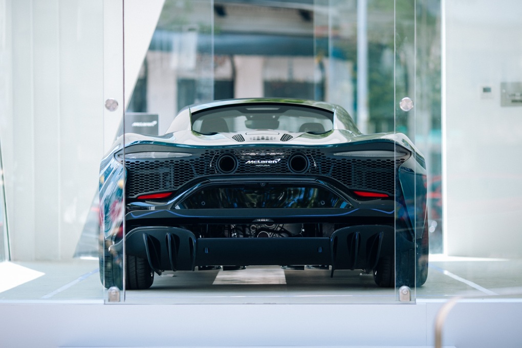 Cận cảnh siêu xe McLaren Artura vừa về Việt Nam - 5 Cận cảnh siêu xe McLaren Artura vừa về Việt Nam - 5