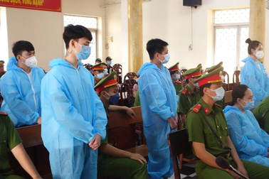 Tuyên tử hình 4 thanh niên mua bán 30kg ma túy từ Campuchia về Việt Nam