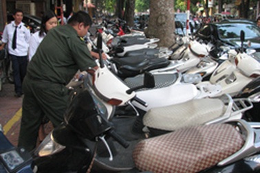 Bố trí hơn 300 điểm trông giữ ô tô, xe máy 