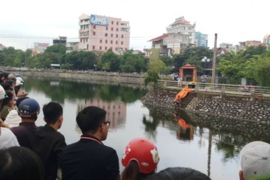 Thi thể người đàn ông nổi trên mặt hồ ở trung tâm Thành phố Thanh Hóa