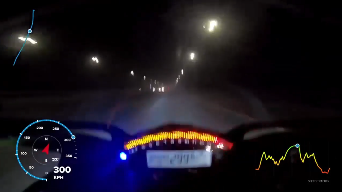 Phóng xe phân khối lớn 300km/h trên phố Hà Nội, còn khoe video lên mạng - 1