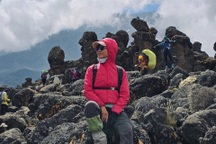 Cô gái Việt kể lại phút cận kề sinh tử khi chinh phục "nóc nhà châu Phi"