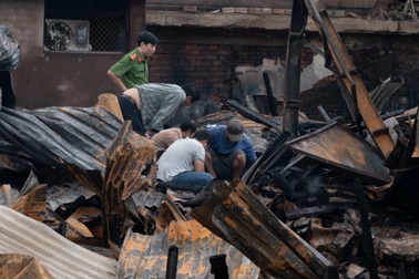 Đã xác định được điểm cháy ven kênh Tàu Hủ ở TPHCM