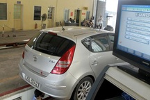 Người dân bị từ chối kiểm định ôtô vì chưa nộp 'phạt nguội'