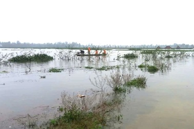 Lật ghe trên sông Đầm lúc rạng sáng, 2 mẹ con tử vong