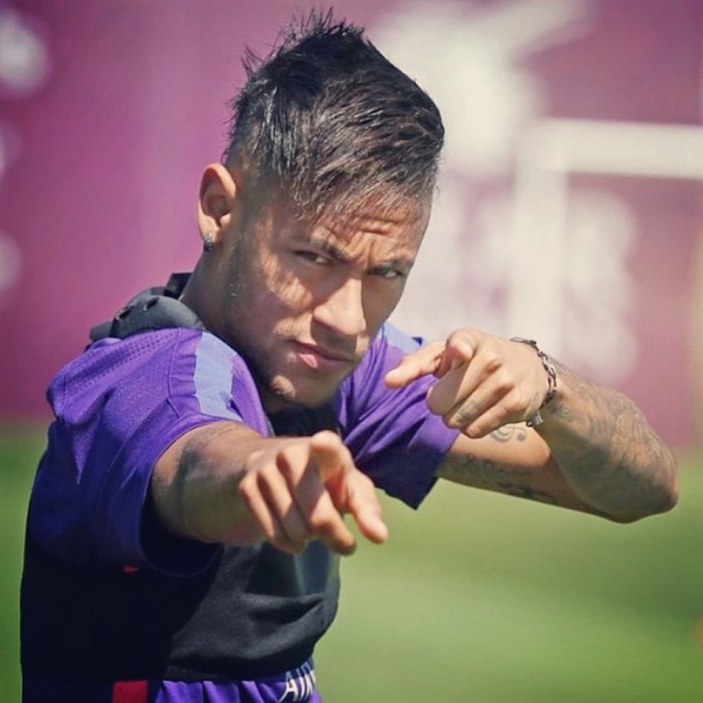 Neymar gây sốt với kiểu tóc mới sau thất bại ở chung kết Copa America - 2 Neymar gây sốt với kiểu tóc mới sau thất bại ở chung kết Copa America - 2