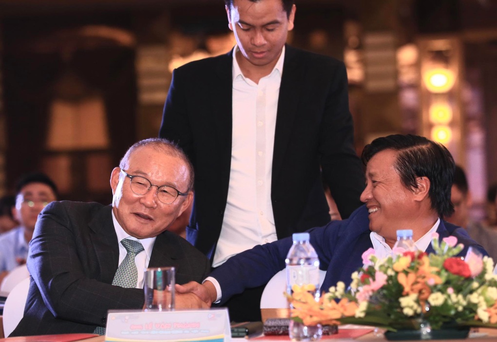 Phó Chủ tịch VFF: HLV Park Hang Seo nghỉ không phải vì vấn đề lương - 2 Phó Chủ tịch VFF: HLV Park Hang Seo nghỉ không phải vì vấn đề lương - 2