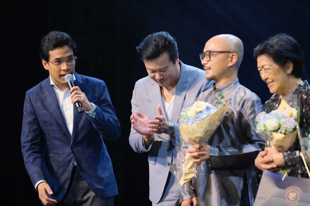 Thanh Bùi hé lộ các con nói 3 thứ tiếng, dạy con cách gìn giữ bản sắc Việt - 2 Thanh Bùi hé lộ các con nói 3 thứ tiếng, dạy con cách gìn giữ bản sắc Việt - 2
