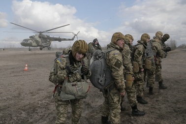 Ukraine cho phép binh sĩ nước ngoài tham gia tập trận