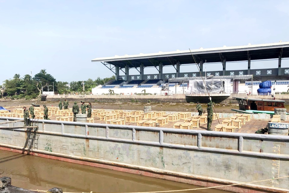 Bạc Liêu bắn pháo hoa 7 điểm, Sóc Trăng 3 điểm đêm giao thừa Tết Tân Sửu - 3 Bạc Liêu bắn pháo hoa 7 điểm, Sóc Trăng 3 điểm đêm giao thừa Tết Tân Sửu - 3