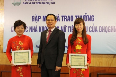 Vinh danh 2 nữ giảng viên có thành tích nghiên cứu khoa học xuất sắc