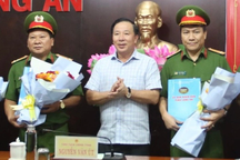 Khen thưởng 5 tập thể tham gia phá vụ án bắt cóc bé gái 3 tuổi