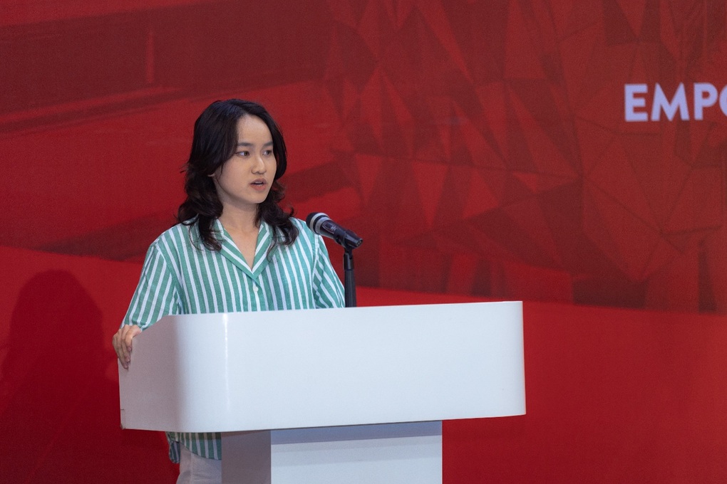 Trường Đại học Anh quốc Việt Nam trao hàng trăm học bổng đến học sinh cả nước - 2 Trường Đại học Anh quốc Việt Nam trao hàng trăm học bổng đến học sinh cả nước - 2