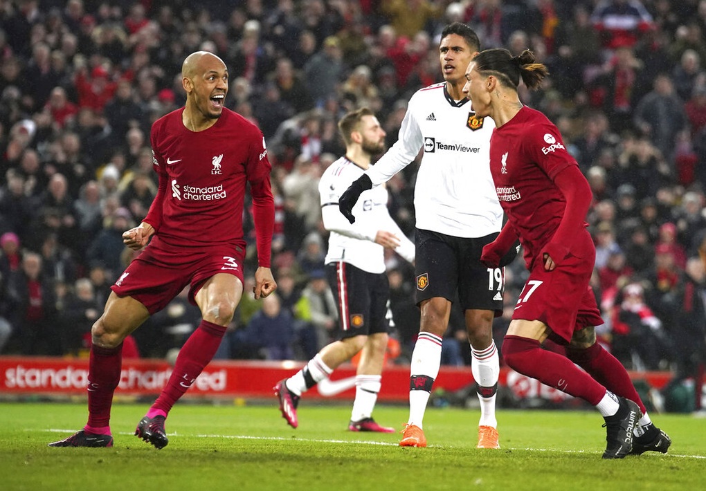 Man Utd bị chế giễu sau trận thảm bại trước Liverpool - 1