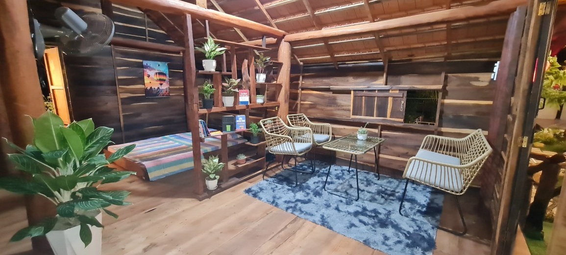 Chàng trai 9X gom đá và gỗ cũ, dựng nhà vườn 1.000m2 ở Buôn Mê Thuột - 3 Chàng trai 9X gom đá và gỗ cũ, dựng nhà vườn 1.000m2 ở Buôn Mê Thuột - 3