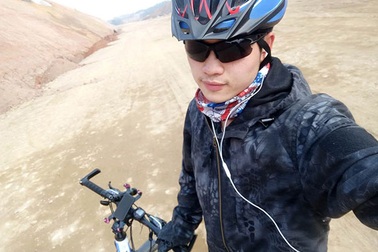 Chàng trai 20 tuổi đạp xe 1.800 km về quê ăn Tết