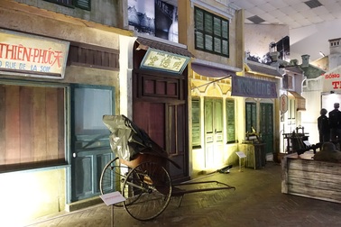 Nhiều tài liệu, hiện vật quý giá tại triển lãm “Sống mãi với Thủ đô”