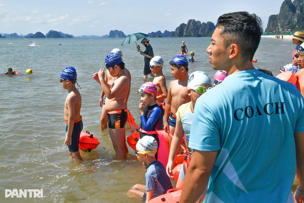 Đường bơi ở giải Aqua Warriors Vân Đồn tạo ra thử thách thú vị - 2