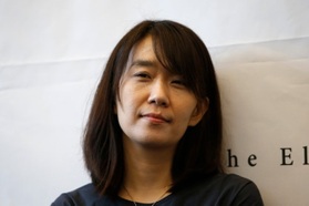 Chân dung nữ nhà văn Hàn Quốc đầu tiên giành giải Nobel văn học